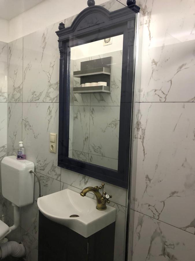Bezso Apartman Hajduszoboszlo Exterior photo